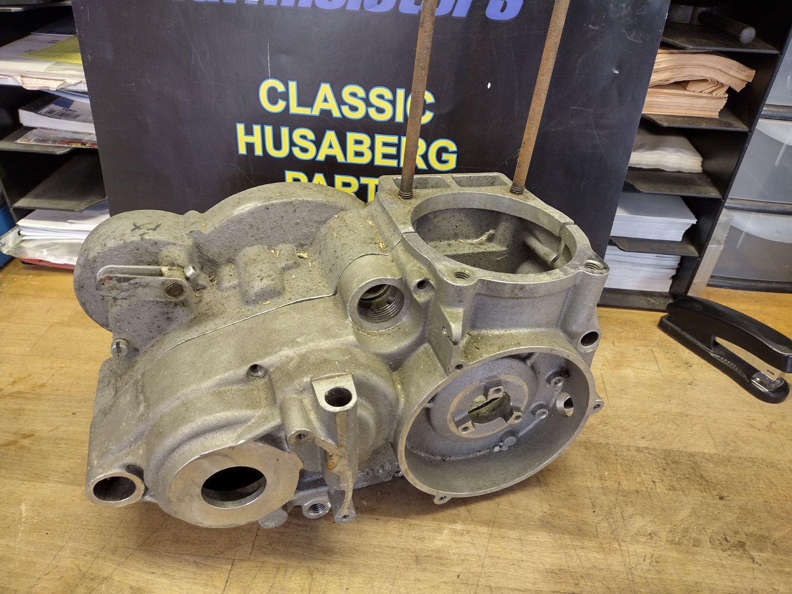 199057 - 22000801 22004001 Crankcases 1989-1996*